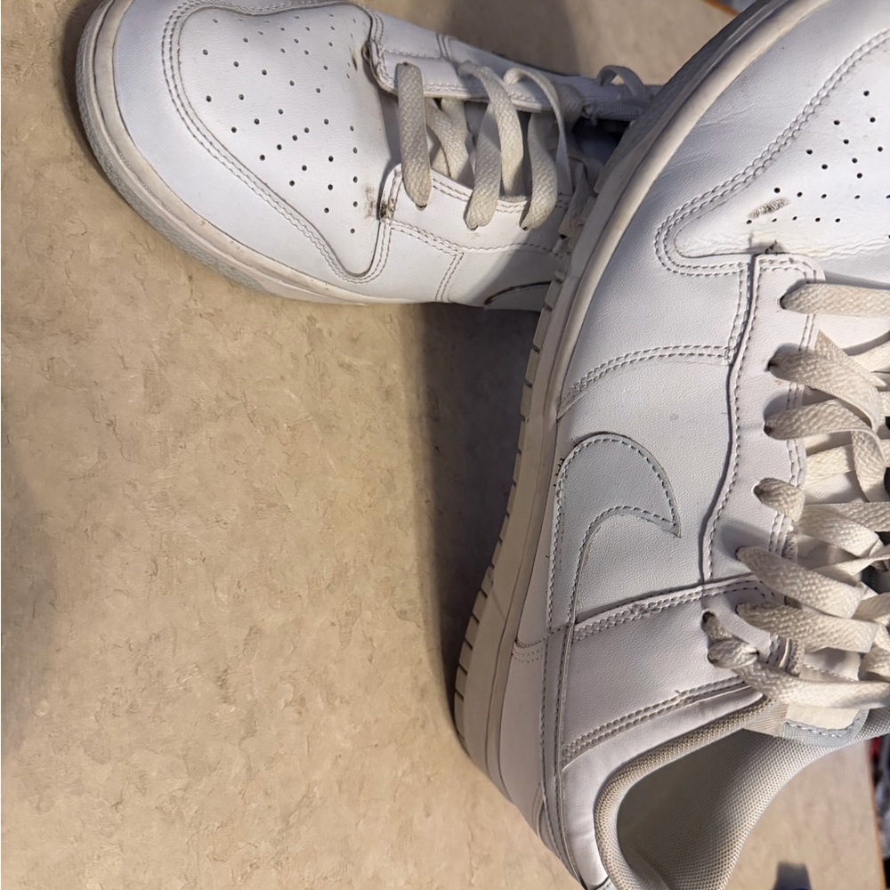 Men 10.5 Nike Dunk Low White Sneakers